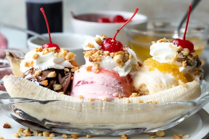 Banana split bites