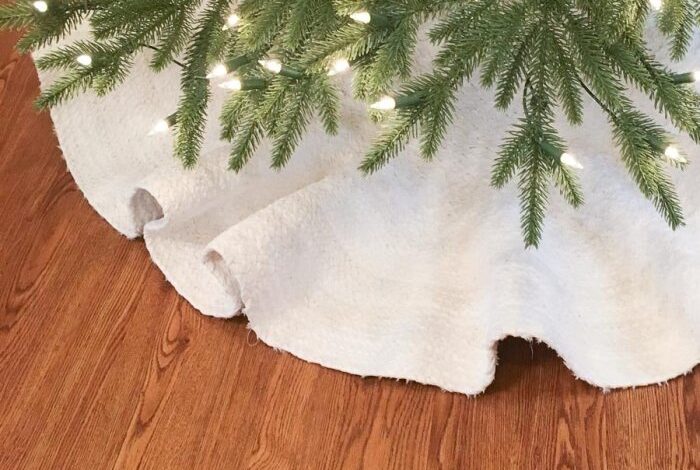 Bed sheet to tree chic make your own tree skirt for cheap