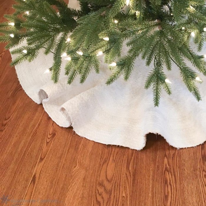 Bed sheet to tree chic make your own tree skirt for cheap