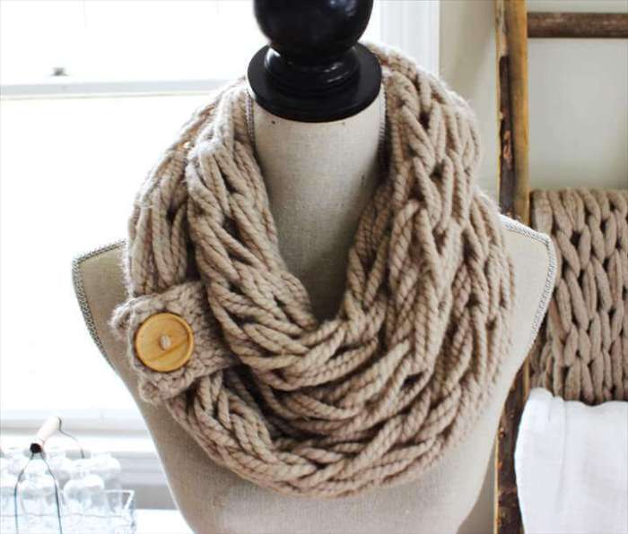 Diy arm knitting infinity scarf