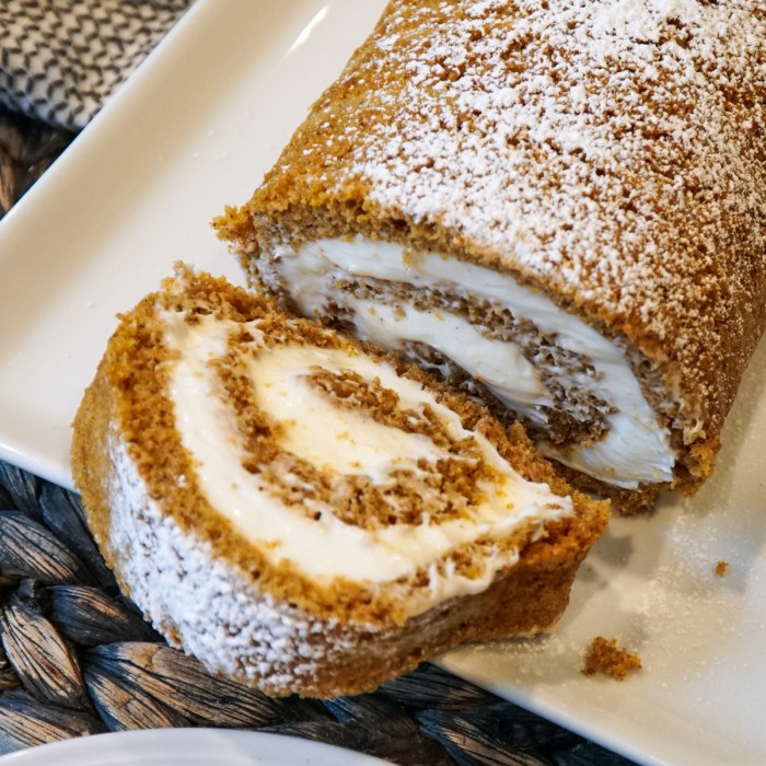 The best pumpkin roll recipe ever