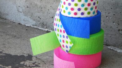 Crepe paper streamer banner