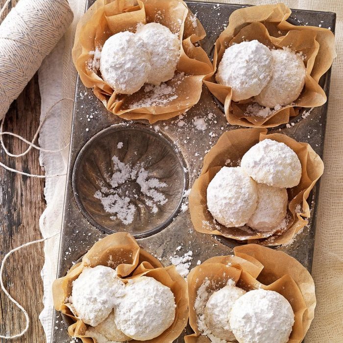 Gluten free snow balls