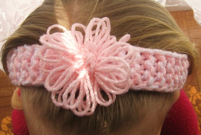 Knotted baby head tie with free pattern