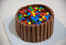 Christmas kitkat cake kids can make