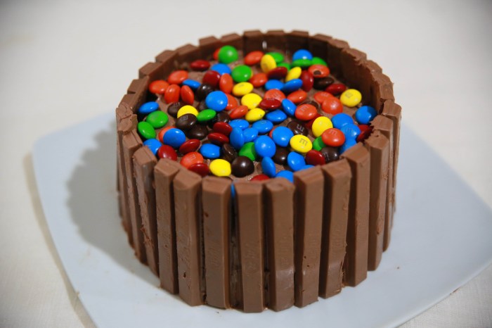 Christmas kitkat cake kids can make