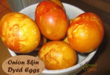 Onion skin easter eggs