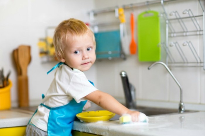 10 fantastic ideas kids help with spring cleaning