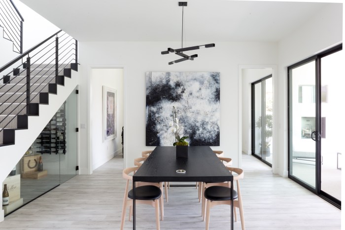 14 chic musts for minimalists