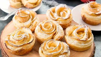 Baked apple roses