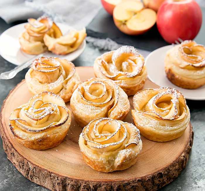 Baked apple roses