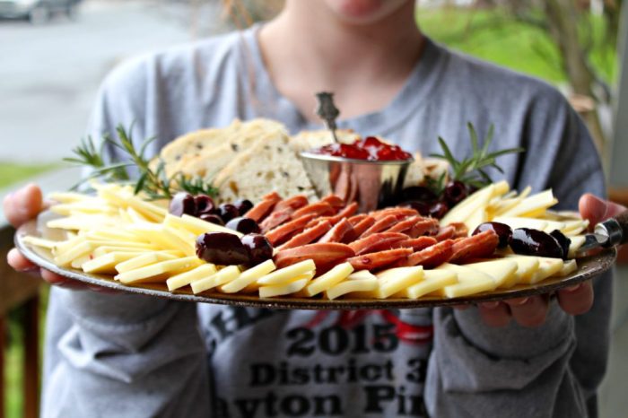 Hostess with the most est easy ideas to make guests comfortable