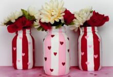 Easy cute mason jar vases for your valentine