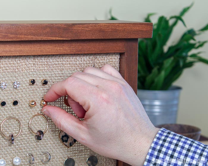 Fabulous earring holder tutorial