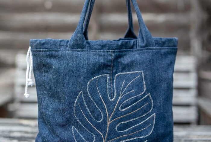 Cute bags use your recycled jeans to make these