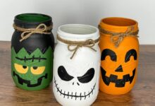 Chic halloween glowing jars