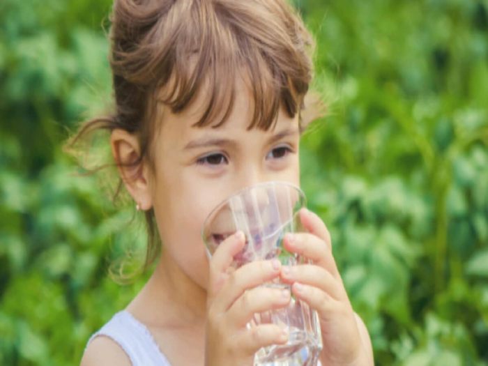 Dhow to get your kids to drink more h20