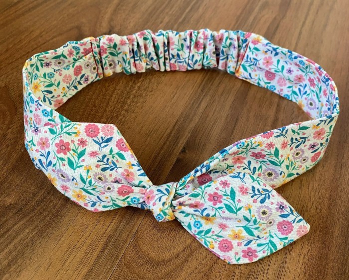 Knotted baby head tie with free pattern
