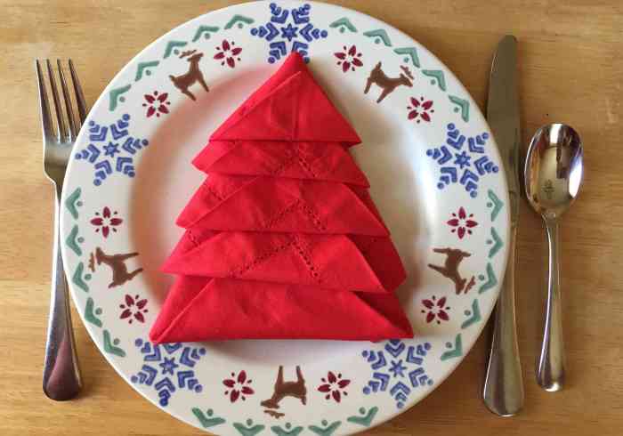 Christmas tree napkin folding youve got to see how its made