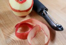 Power tool apple peeler