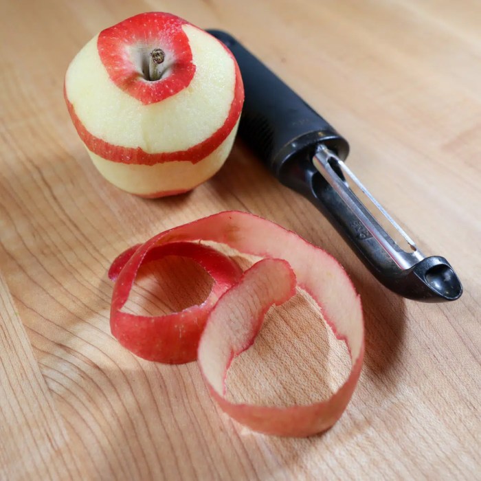 Power tool apple peeler