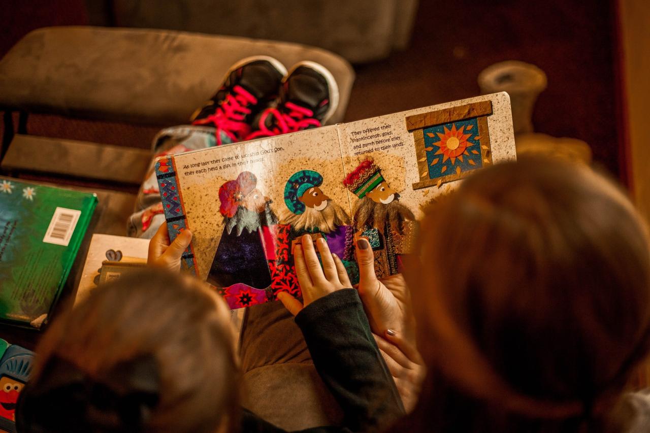 15 ways to create a lifelong love of reading with your kiddos