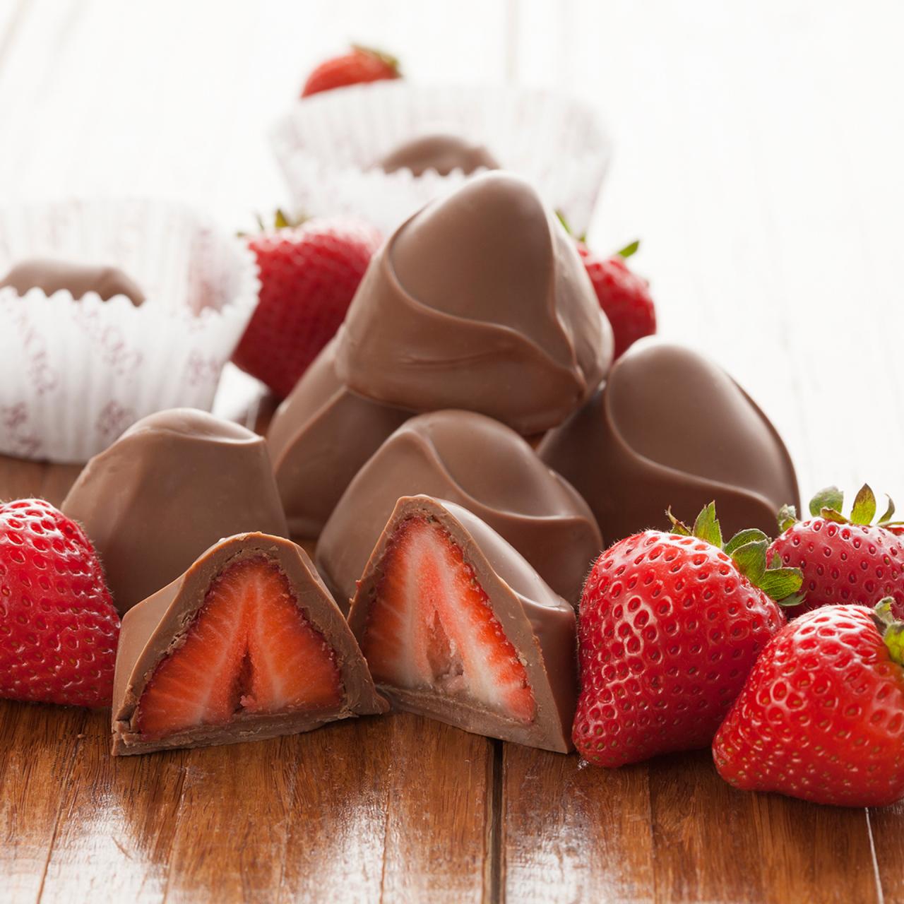 Easy chocolate dipped strawberries that are out of this world