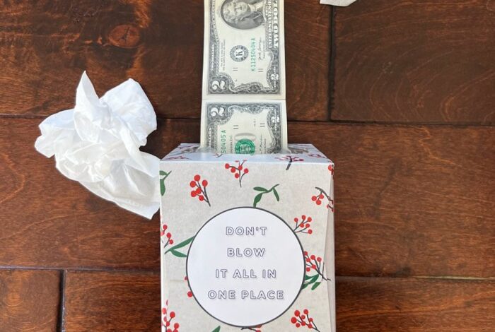 How to give christmas cash easy and clever way