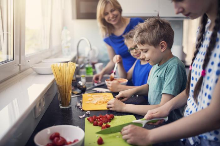 How a few minutes a day can get your toddler to eat your cooking