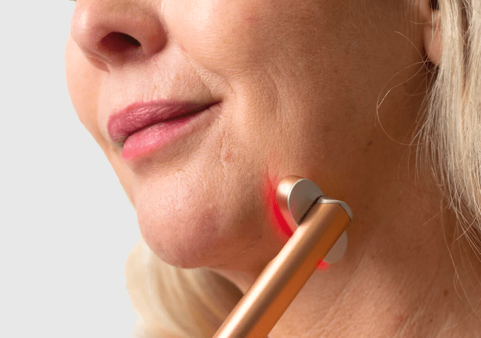 Red light therapy face wand